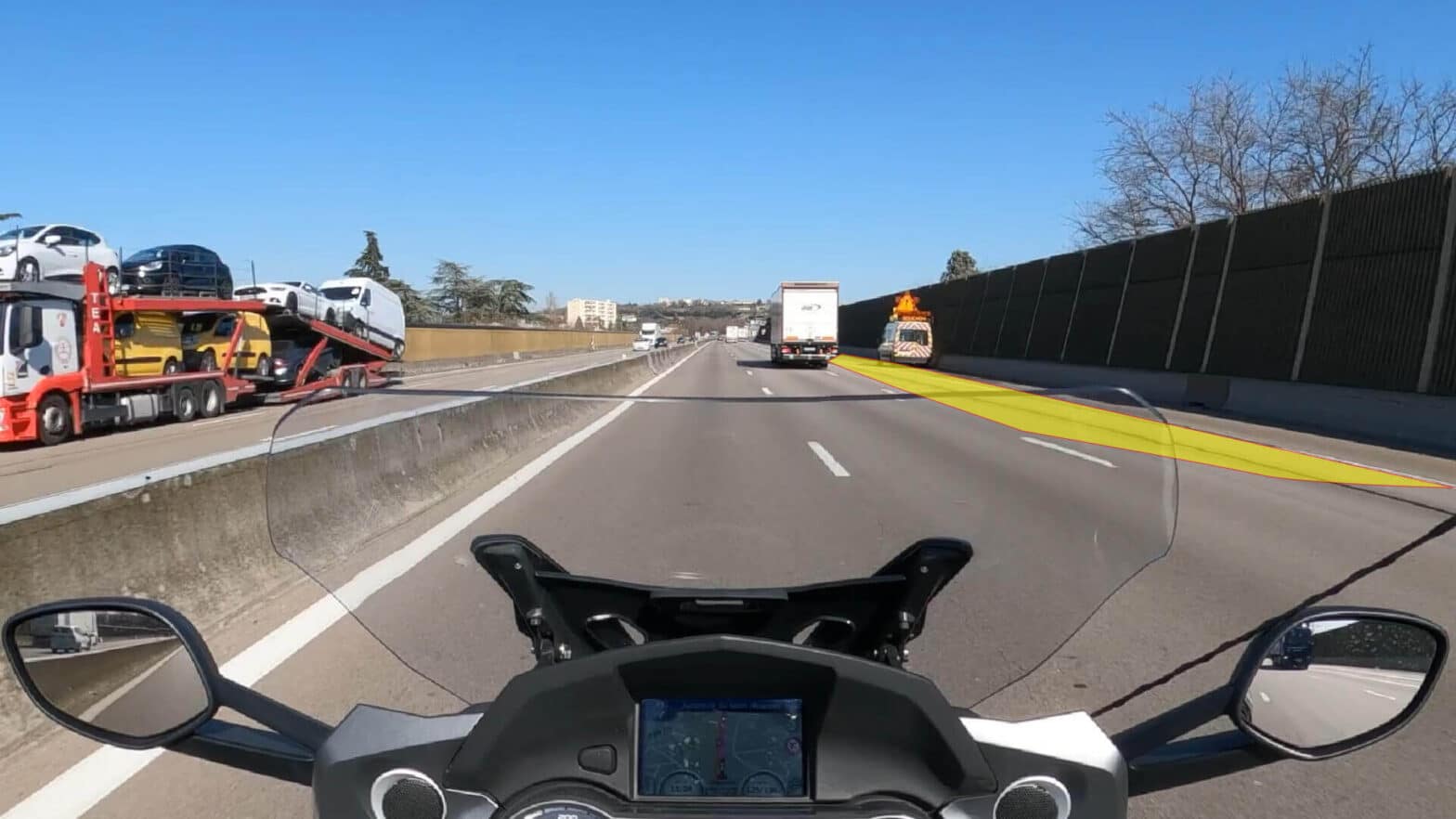 corridor de sécurité sur autoroute_Vialearnmoto